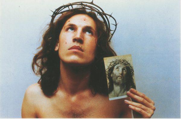Luigi Ontani, Ecce homo, 1972, stampa su carta fotografica, 44,5x69 cm, Foto Paolo Pugnaghi.