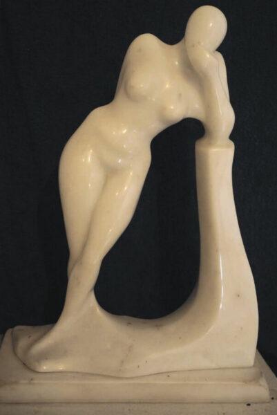 Daniela Sighicelli, La pensatrice, 1982, marmo statuario, cm 45x30x25