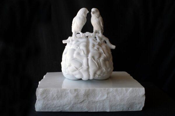 Jan Fabre, Sharing Secrets about the Neurons, 2024, Carrara marble (Bianco P), H 45x50x42 cm. Ph. Pierluigi Di Pietro