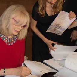 Milano Art Gallery: Leima Edizioni  editore di prestigio del catalogo per la mostra di Amanda Lear