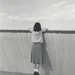 Per la collana "Luminous phenomena”, Giulia Agostini